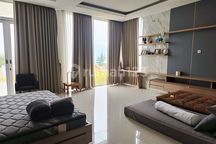 TURUN HARGA, Rumah 3 Lantai Dalam Cluster Sentul City, Jual Cepat Semi Furnish, Cocok Buat Villa