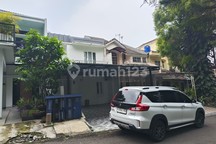Rumah Sentul City 3 Lantai Dlm Cluster , Semi Furnish, Cocok Buat Villa Jual Murah Bu