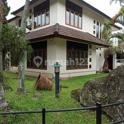 Rumah Terawat Posisi Hook di Sayap BKR Kembar