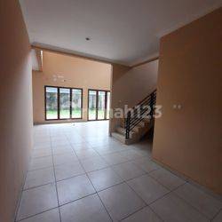 Rumah Minimalis 2 Lantai Jalan 2 Jalur Di Melati Mas