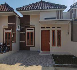 Di rumah cluster dekat dengan stasiun dan pintu tol sawangan lokasi strategis dan bebas dari banjir