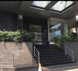 Ruang Usaha Hotel Investasi di Gambir, Jakarta, 3.300 M Bagus SHM