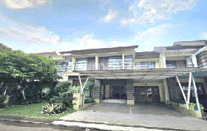 House Facing Park In Bintaro Jaya Cluster Near Toll Access