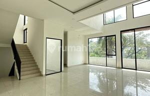 Brand New Citra 2-Ext 3-Story House on Boulevard Position