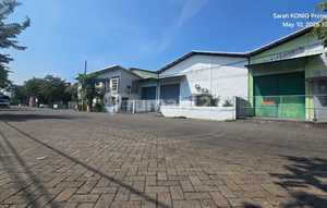 Sidoarjo. Sinar Gedangan. 3 Rows. There is an Office.