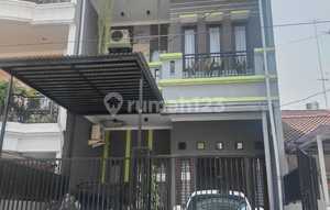 Rumah 3 Lantai Siap Huni Full Furnished