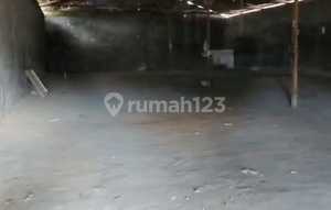 FOR RENT WAREHOUSE/LAND ON GUNUNG SALAK MAIN ROAD, PADANG SAMBIAN KELOD