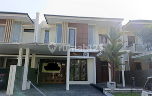 Luxury House in a Housing Estate Near Jogja City Mall and Jombor Terminal
