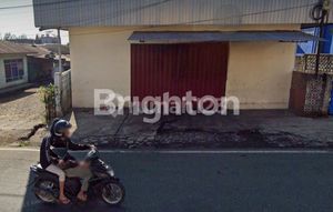 Spacious Shop House in Manggarai