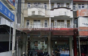 For Rent 10x20 3-Storey Shop House in Front of Mantos, Suitable for Business Office