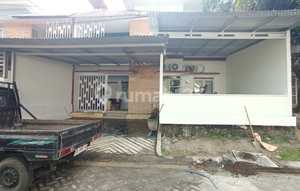 For Rent Luxurious Furnished House In Tamansari, Suitable For Officials And Artists.