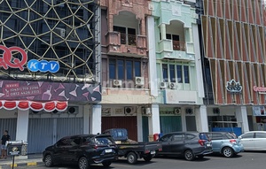 Mantos Boulevard-Facing Shop House, Affordable Price Perfect for Office Use