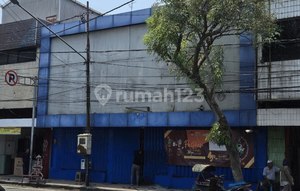 Shop House in Business Area on Jl Pasar Besar Malang