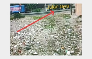 Tanah pinggir jalan raya Wonosari di Plumbon kidul Logandeng Playen Gunung Kidul Yogyakarta