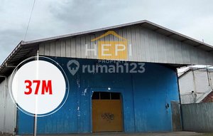 Strategic Land and Warehouse in Demak Near the Toll Road