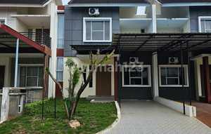 Di Sewakan Rumah 2 Lantai Taman Golf Residence 2 Sukajadi Furnished 75j Per Tahun