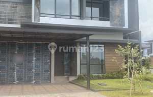 Comfortable Minimalist House in Nilapadmi, Baru Parahyangan City