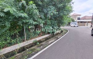 Land in the Quiet and Peaceful Complex in Rawamangun