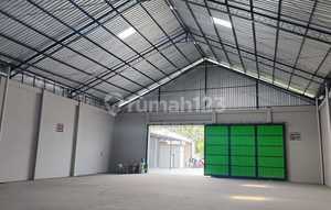 Good Warehouse Access for Tronton Trucks Near Toll Gate in Plesungan Gondangrejo