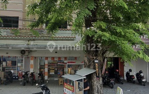 Ruko 3 Lantai Siap Pakai Lokasi Strategis di Tengah Kota Solo