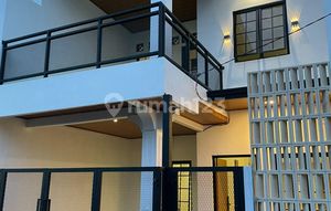 2-Story House, Strategic Location, 7 Minutes to Cibinong City Mall, Flood-Free J39679