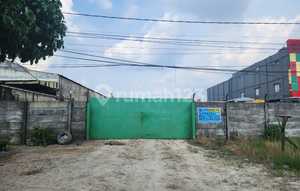 Tanah keras, pagar keliling ,Lokasi Tepi Jalan Besar Jl. Soekarno Hatta Pekanbaru