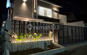 Modern Minimalist House Design - Kencana Loka BSD City >> New 2-Story House - Land Area 140m2 (10m X 14m)