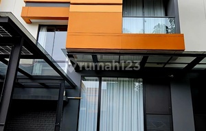 For Sale: Mozart Symphonia House, Premium Type, Land 153 (9x17), Building 196, Electricity 7700, North Facing, Full Interior, Full Furnish, 7 AC Units, 4+1 Bedrooms, 3+1 Bathrooms, PPJB, 6.7m Negotiable.