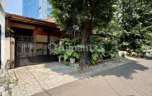 House with Land Area Calculation in Kebayoran Baru Close to Pakubuwono and Gandaria