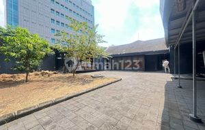 JUAL CEPAT dan MURAH Kantor Ex. Showroom Jl. Raya Diponegoro Surabaya Pusat