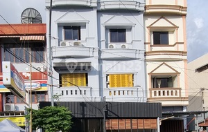 Ruko 2 petak di jl.gagak makassar