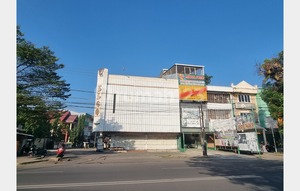 Two-unit shop house hook position on Jl. Ratulangi, Makassar