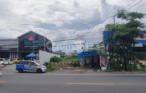 Empty land on Perintis Kemerdekaan Street, Makassar.
