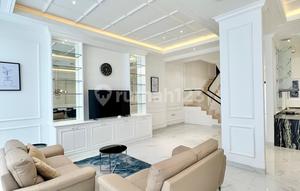 Rumah View Danau 8x24 Furnished Mewah Siap Huni Unit Langka !