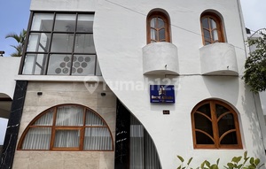 Villa Dijual Dikota Batu Murah Dilengkapi Private Pool dan Rooftop