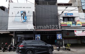 Ruko 3 Lantai siap pakai dengan usaha menguntungkan di Kawasan Pondok Kota Padang