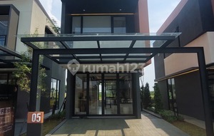 Rumah 3 Lantai 700jtan Nempel Gading Serpong