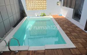 Villa Gaya Industrial Modern Near Sidewalk Mall