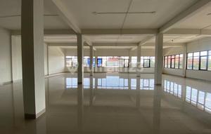 3-Storey Attached Shop House Ready for Use in Buluh Indah Commercial Area Denpasar, Suitable for Various Businesses with Complete Permits.