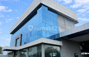 Gedung Komersial 6540M2 3Lt Siap Operasional Ada Mess Jalur Distribusi Nasional di Cirebon