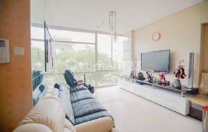 Low Floor Rare Nice Tidy Summit Apartment Negotiable