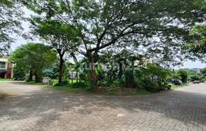 Kavling Hoek Di Foresta Bsd Posisi Depan Taman Luas Ideal Sekali.