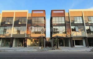 RUKO CITY HUB DI BOULEVARD GADING SERPONG