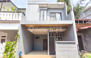 15 Minutes to Transpark Mall Bintaro House with KPR J-35207 Assistance