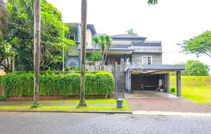 Rumah Asri Carport Luas 14 Menit ke Gerbang Tol BSD Timur 1 bisa KPR J42312