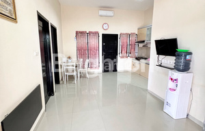 RUMAH FULL FURNISHED CANTIK DAN NYAMAN SIAP PAKAI DI DALAM KOMPLEK CLUSTER
