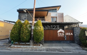 Rumah Mewah Dekat Kampus Uns dan Rs Moewardi Solo di Ngringo Jaten