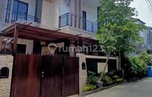 Rumah Modern Minimalis Kerobokan Kawasan Elit