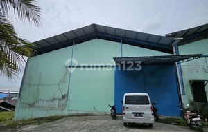 For Rent Large Somber Warehouse