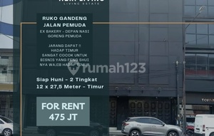 Ruko Gandeng 3. Jl. Pemuda. Ex France Bakery, Hadap Timur